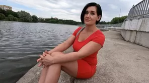 Предложила молодому 19 летнему парню кончить в неё, за деньги
