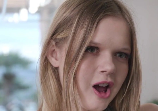 Анал с молодой Коко