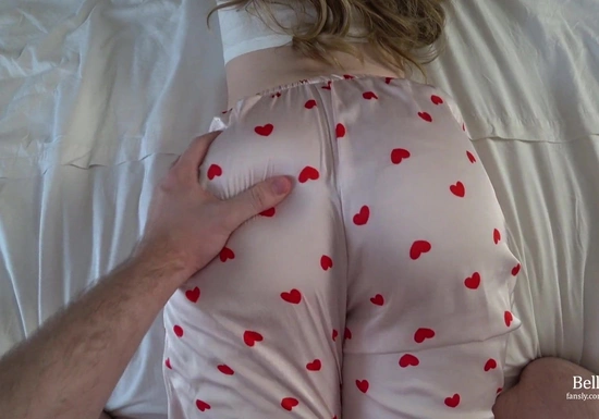 Массаж сводной сестре закончился спермой в киску