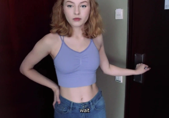 Русская девушка променяла работу курьером на порно