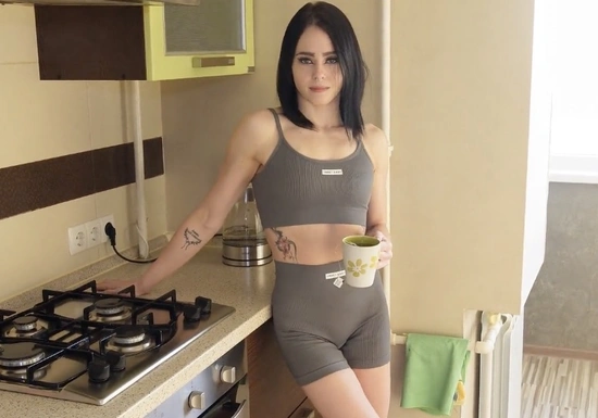 Секс с молодой мамой друга закончился кремпаем