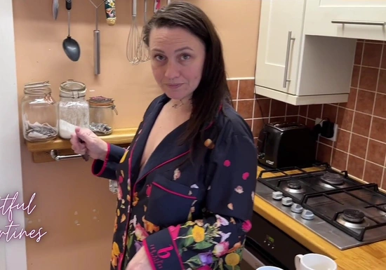 Пышная мачеха застукала меня