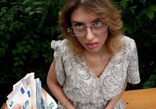 Я отдам тебе все свои деньги только за фотку с моим членом!