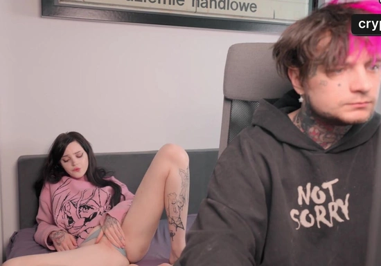 Подруга без трусиков полупокеру в подарок...